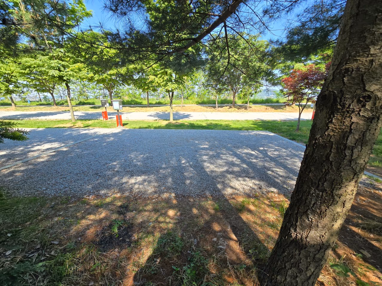 웅포관광지곰개나루터오토캠핑장