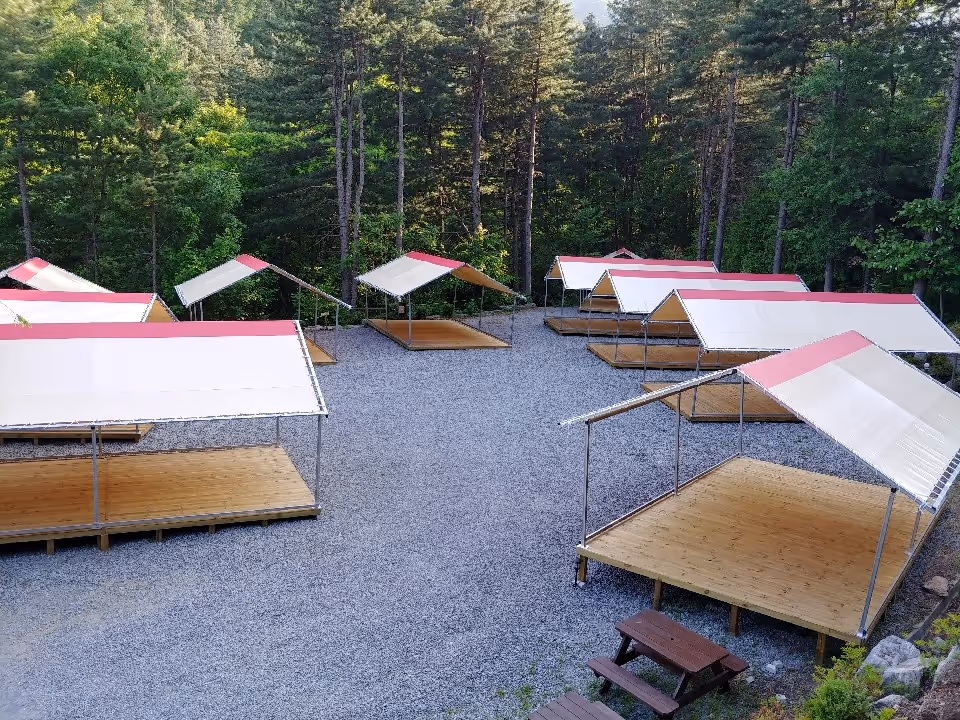 Book a famous Sanaon campground.